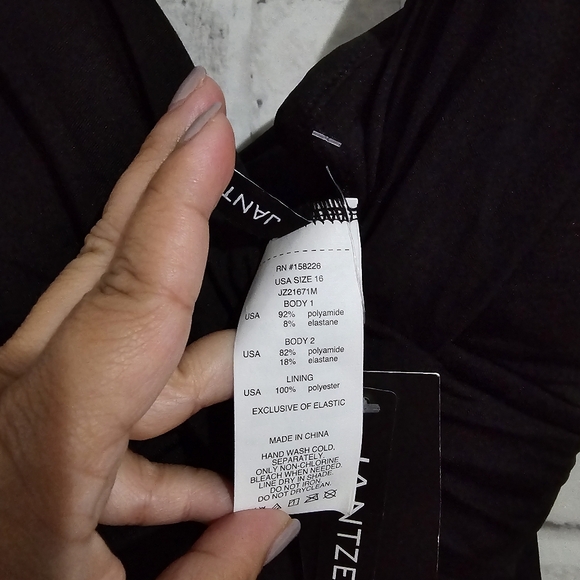 NEW Jantzen One Piece Swimsuit Black size 16 - Picture 7 of 7